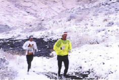 First-runners-through-Klippies-water-point-2001